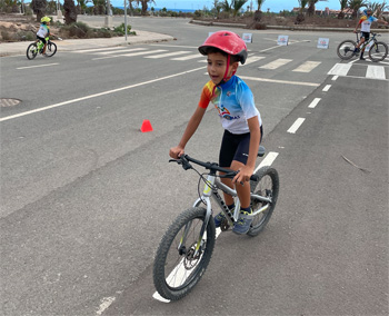 San Bartolomé de Tirajana: Segunda edición de Free Motion Bike Project